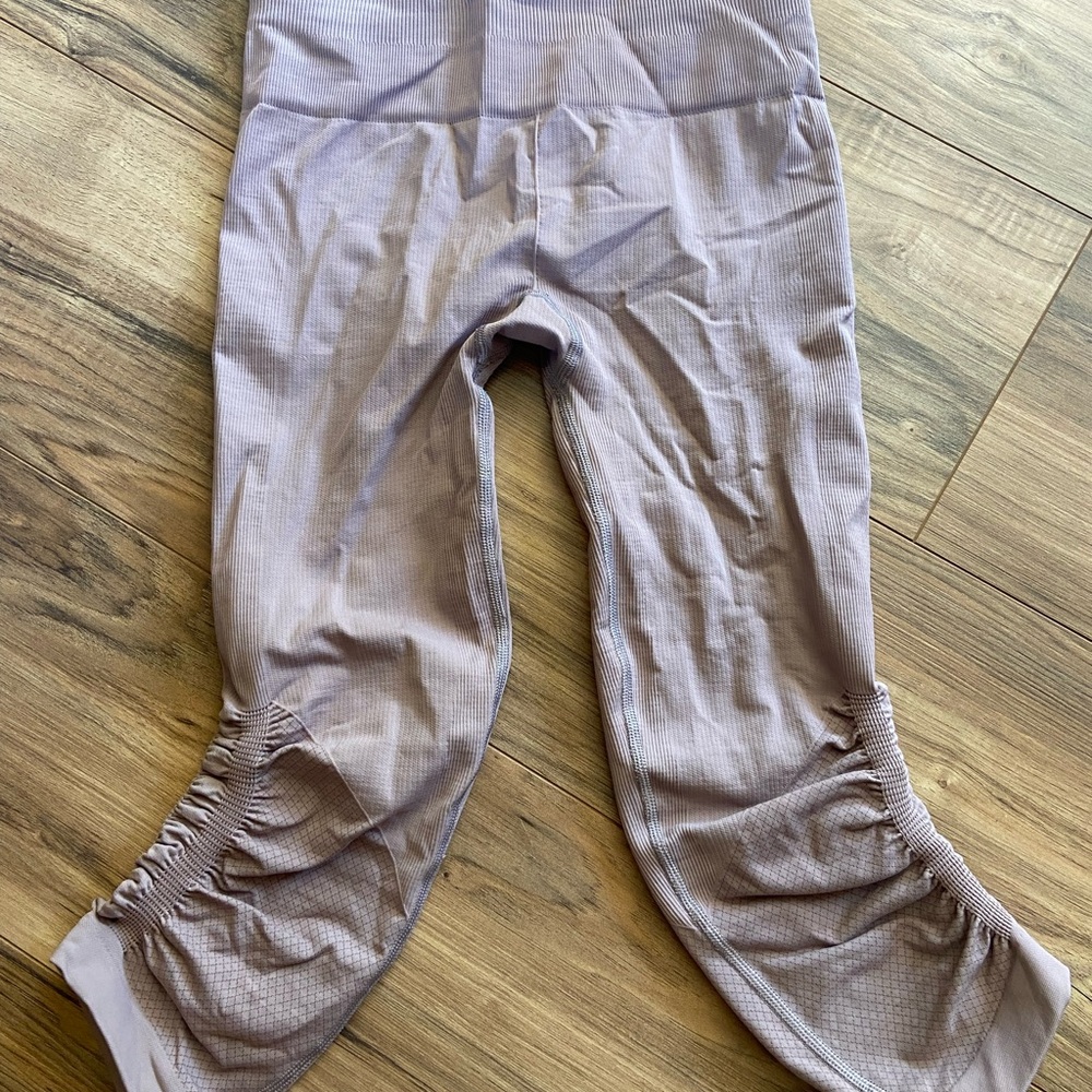 Lululemon Athletica Taryn Toomey Awakening mauve ruched crop leggings size 4